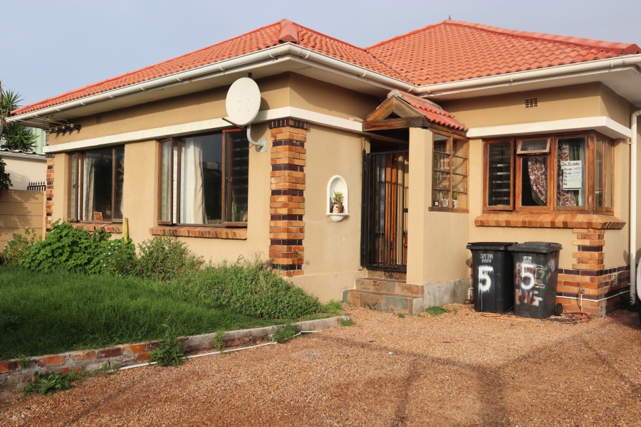 4 Bedroom Property for Sale in Muizenberg Western Cape